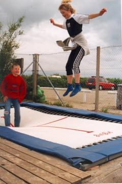 Trampolinduge